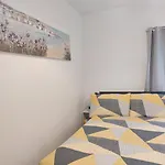 A New Apartment Near City Centre Titanic And Bus Stop Cozy Stay At Amber Lodge