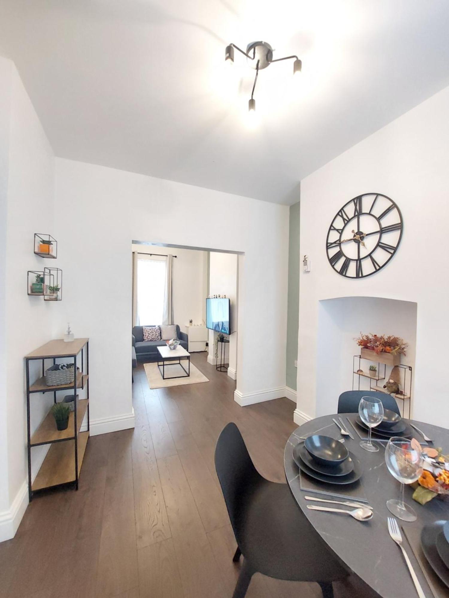 Apartment A New Near Centre Titanic And Bus Stop Cozy At Amber *