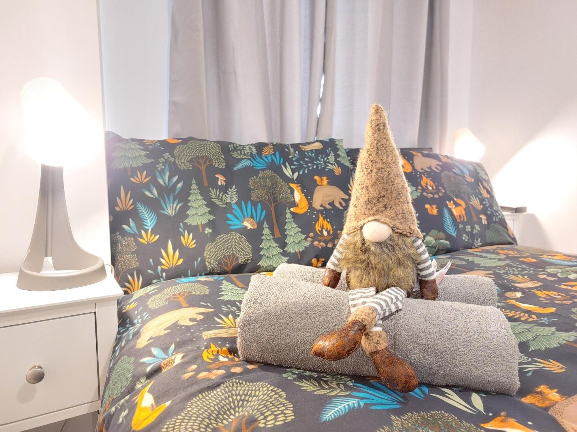 A New Near Centre Titanic And Bus Stop Cozy At Amber Apartment *