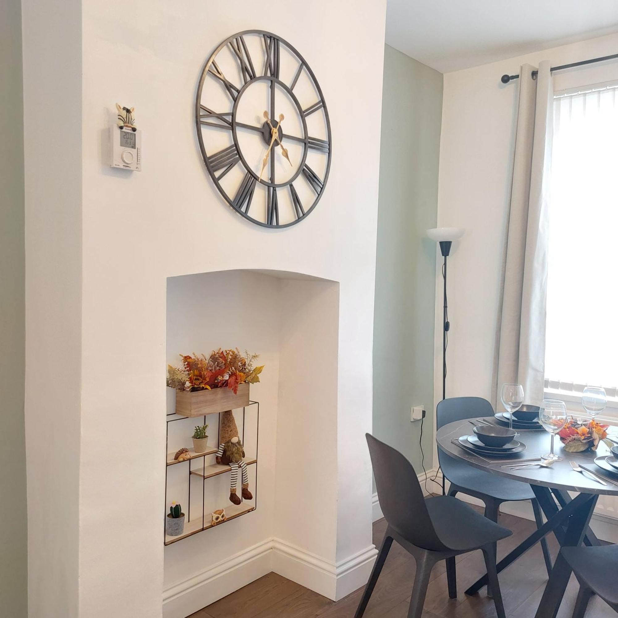Apartment A New Near Centre Titanic And Bus Stop Cozy At Amber
