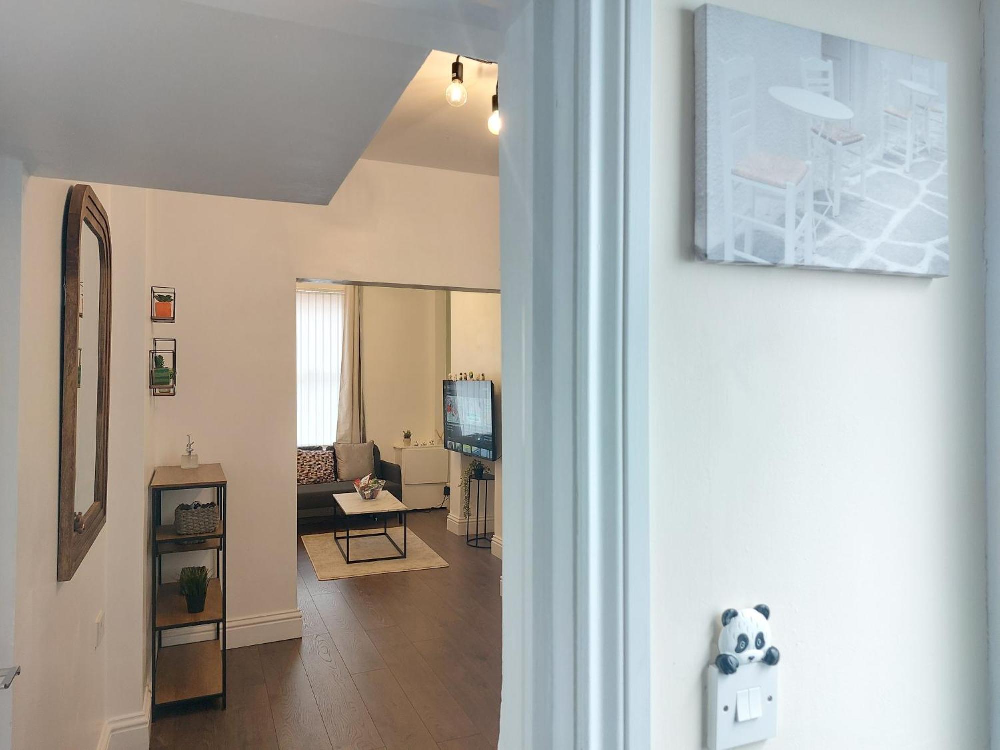 Apartment A New Near Centre Titanic And Bus Stop Cozy At Amber